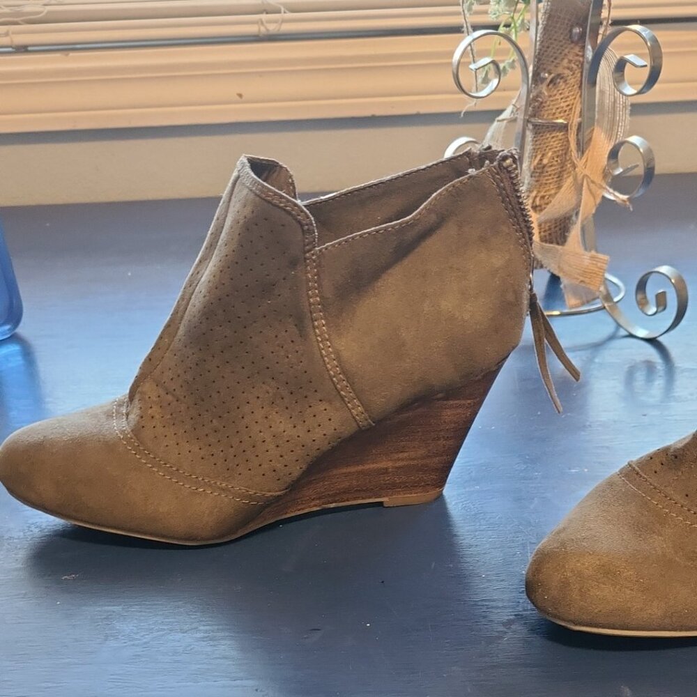 Report Olive Green Booties- size 8, about 4-inch heel